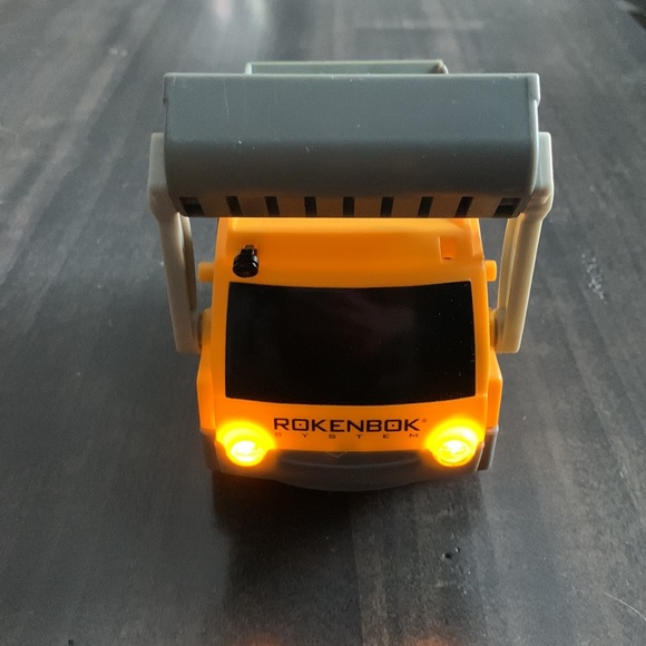 Rokenbok RC Front Loader/Dump Truck 04217 - Picture 8 of 15